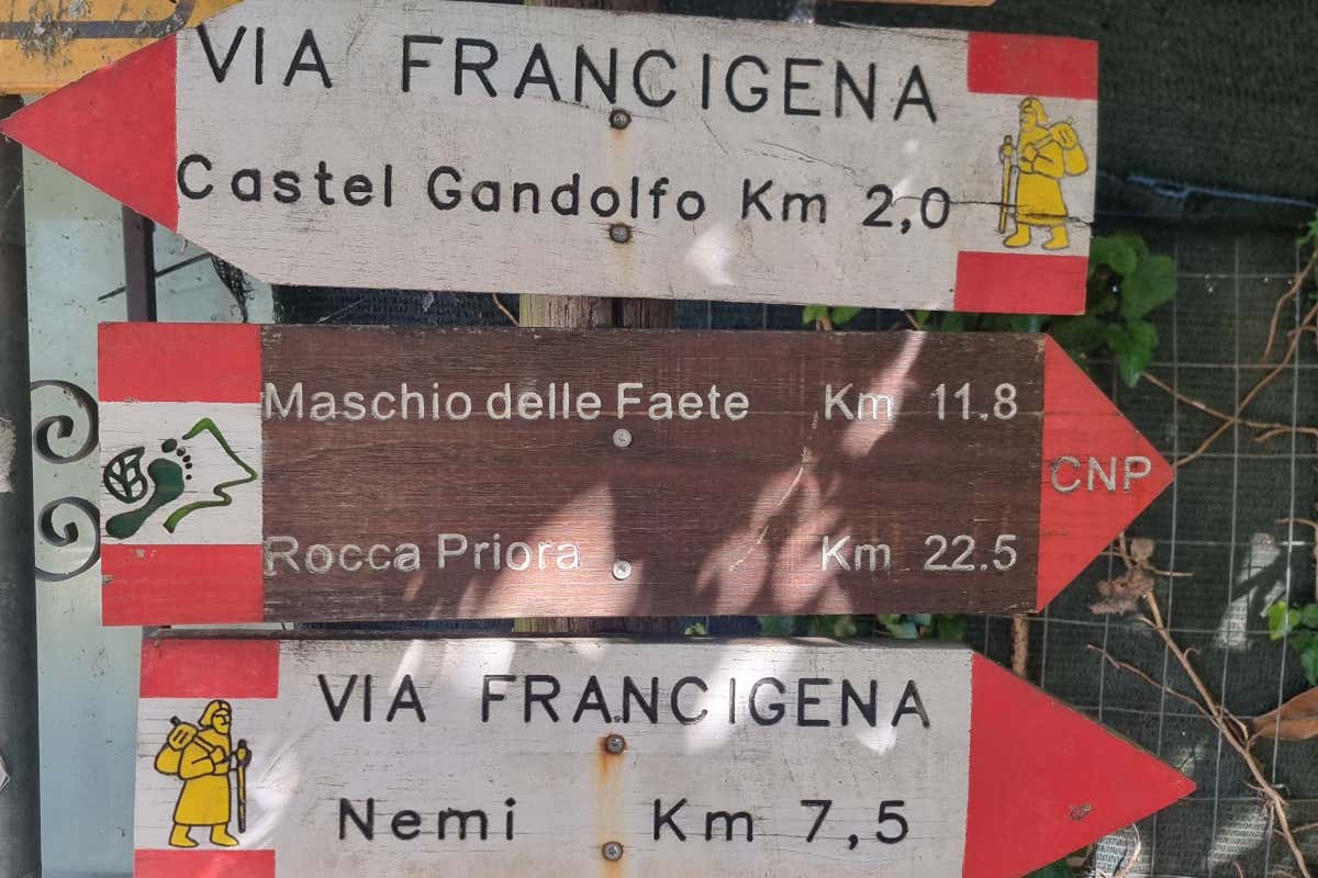 Via Francigena nel Lazio: un viaggio lento tra borghi, laghi,  mare e sapori veri